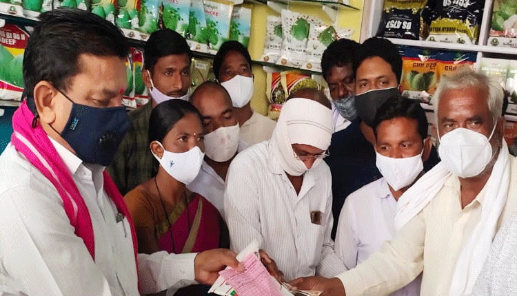 రైతుసేవా కేంద్రాలతో మేలు