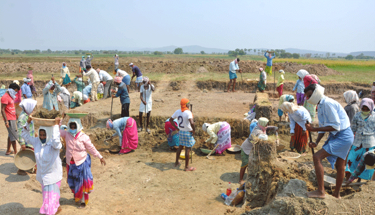 అక్రమాలకు ‘ఫొటో’తో చెక్‌