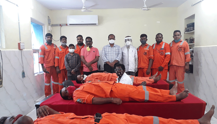 రక్తదానానికి ముందుకు రావాలి