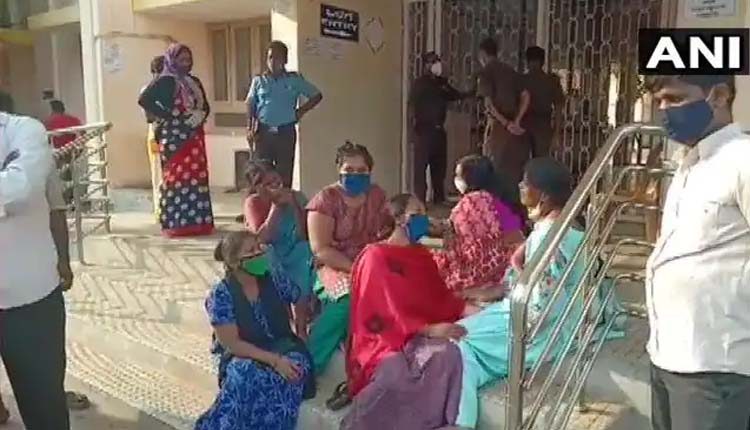 కర్ణాటకలో 24 గంటల్లో.. ఆక్సిజన్‌ అందక 24 మంది మృతి