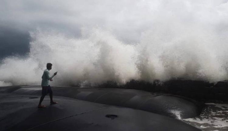 కేరళలో భారీ వర్షాలు.. రెడ్‌ అలర్ట్‌ జారీ