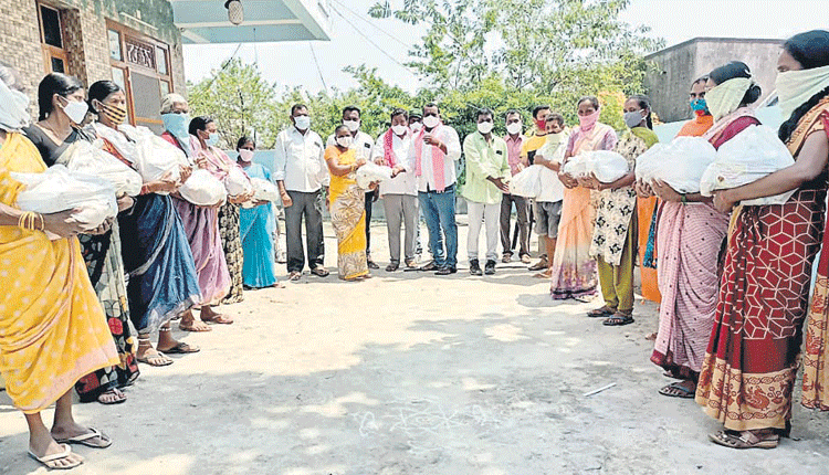 బాల్క సుమన్‌ ఔదార్యం