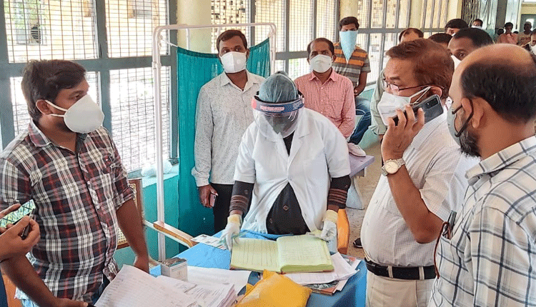 సూపర్‌ స్ప్రెడర్లందరికీ వ్యాక్సిన్‌ వేయాలి