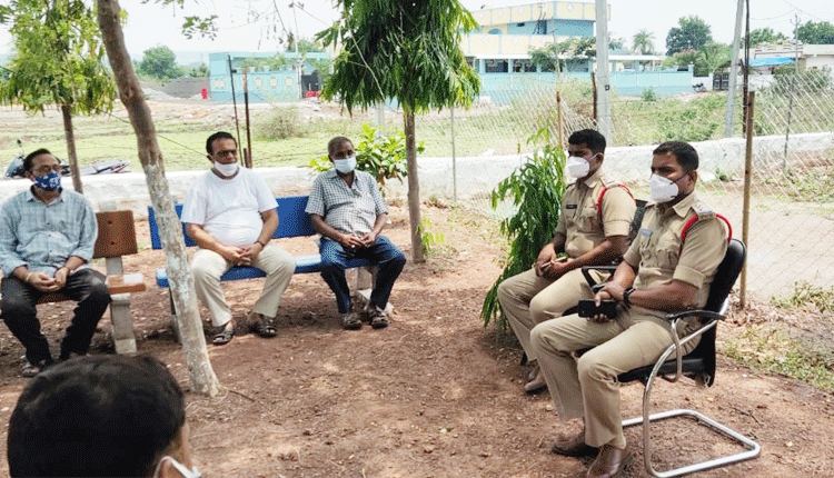 నకిలీ విత్తనాలు విక్రయిస్తే పీడీ యాక్ట్‌