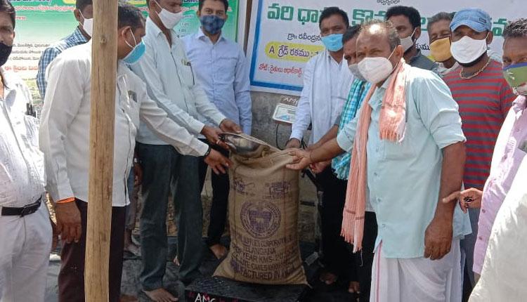 కొనుగోలు కేంద్రాల్లోనే మద్దతు ధర