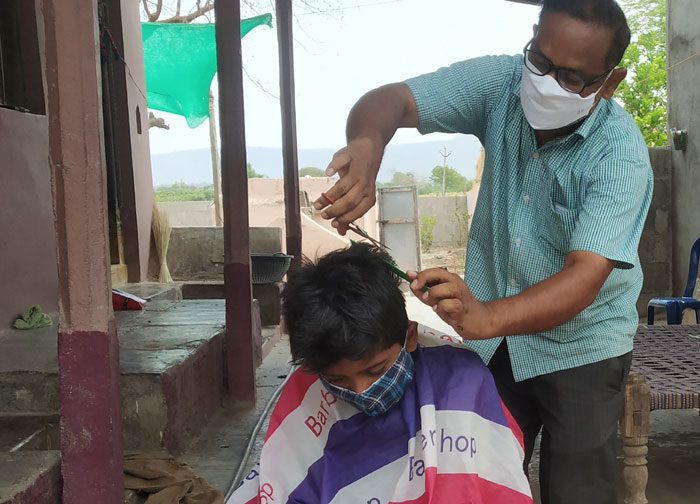 ఇంటి వద్దకే సెలూన్‌..