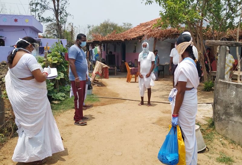 కొనసాగుతున్న ఇంటింటా ఫీవర్‌ సర్వే