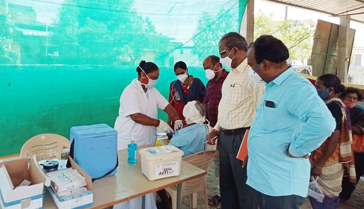 కరోనా కట్టడిలో భాగస్వాములవ్వాలి