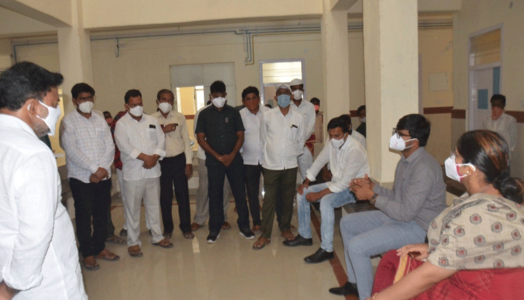 విధి నిర్వహణలో నిర్లక్ష్యం వద్దు