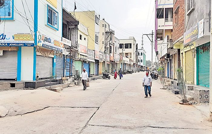 సంపూర్ణంగా లాక్‌డౌన్‌..