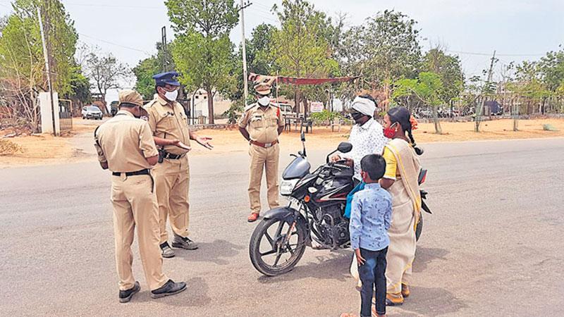 కట్టుదిట్టంగా లాక్‌డౌన్‌