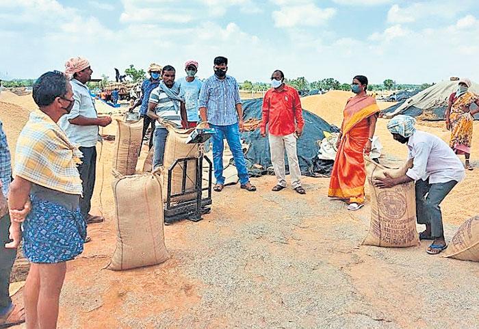 కొనుగోలు కేంద్రాలను సద్వినియోగం చేసుకోవాలి