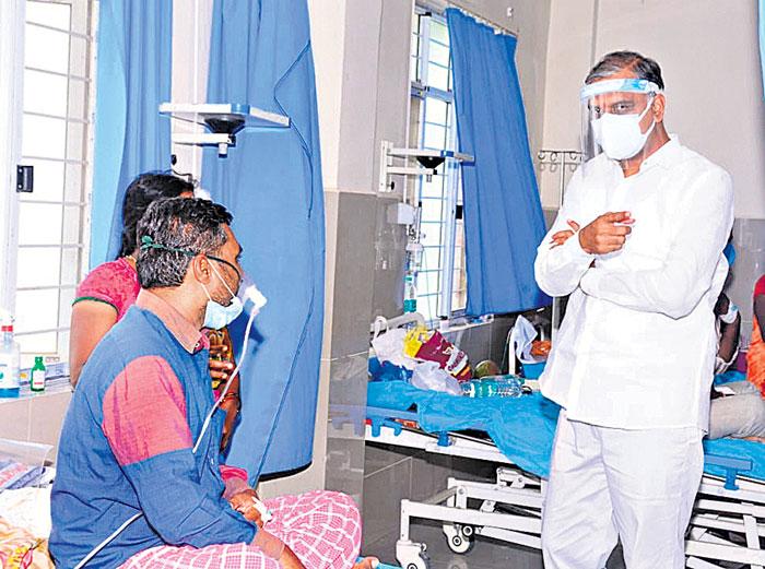 ఆక్సిజన్‌, మందులకు కొరత లేదు