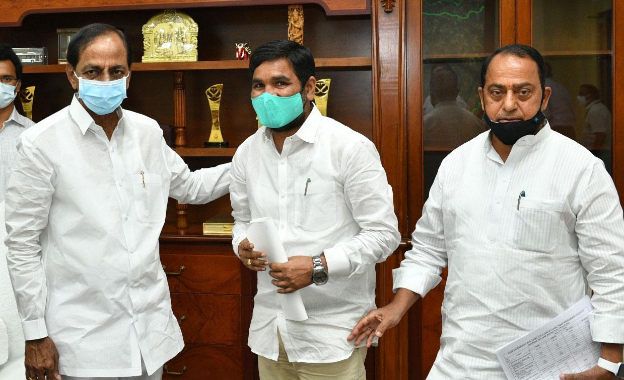 సీఎం కేసీఆర్ను కలిసిన బెల్లంపల్లి ఎమ్మెల్యే