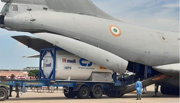 హైద‌రాబాద్‌కు చేరుకున్న క్ర‌యోజెనిక్ ఆక్సిజ‌న్ ట్యాంక‌ర్లు