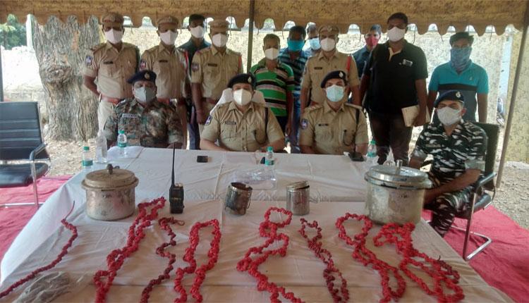 ములుగు జిల్లాలో మావోయిస్టు మిలీషియా సభ్యుడి అరెస్ట్