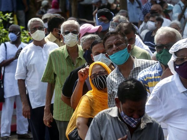 ఇంటింటికీ వ్యాక్సినేష‌న్ పై హైకోర్టు కీల‌క వ్యాఖ్య‌లు