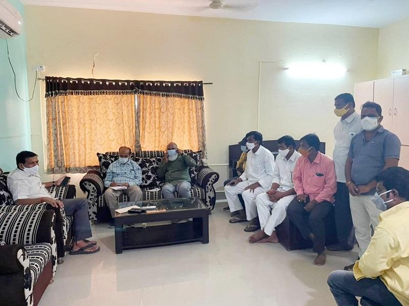 చెరువు, కుంటలను పటిష్టం చేయాలి