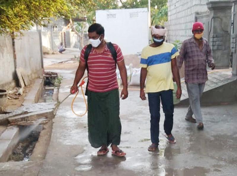 కరోనా కట్టడికి గ్రామాల్లో ప్రత్యేక చర్యలు