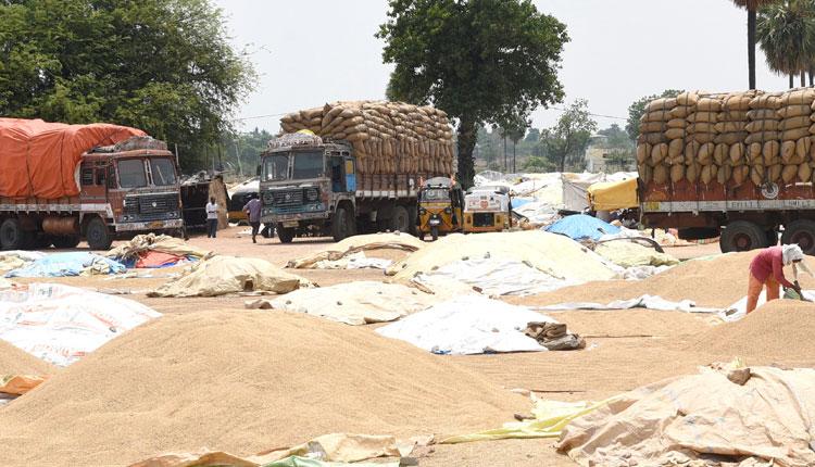 లాక్‌డౌన్‌లోనూ  లోడ్లకు లోడ్లు