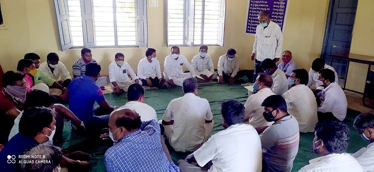 స్వచ్ఛంద లాక్‌డౌన్‌ దిశగా పల్లెలు