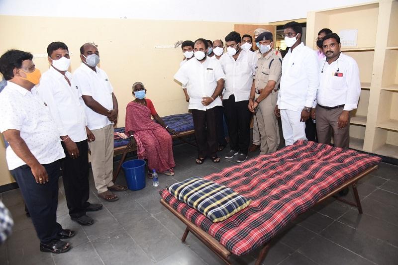 కరోనా బాధితులకు అండగా ఉంటాం