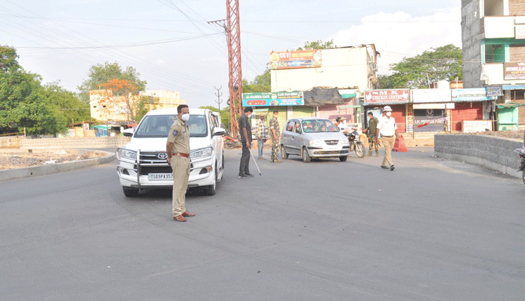 అనవసరంగా రోడ్లపైకి వస్తే చర్యలు