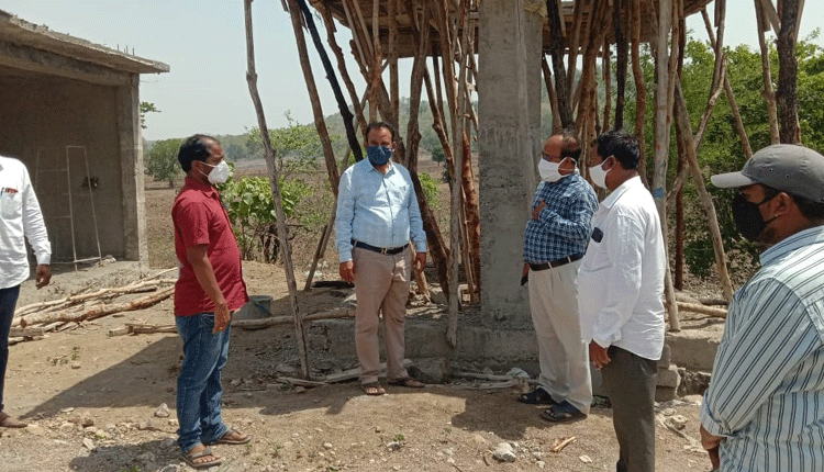 పల్లె ప్రగతి పనులు పూర్తి చేయాలి