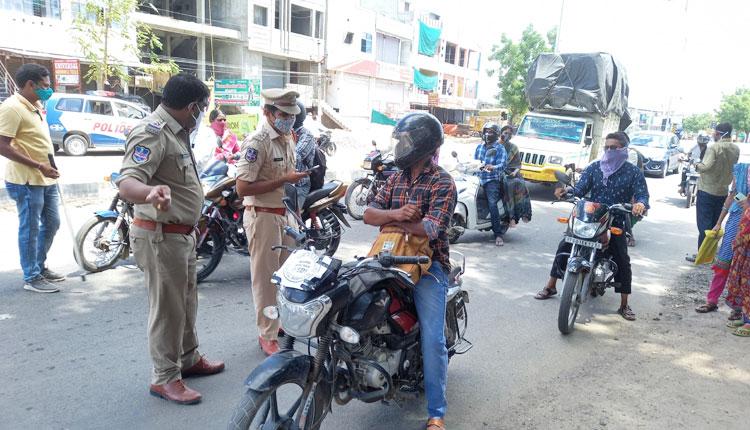 కరోనా కట్టడికి సహకరించాలి