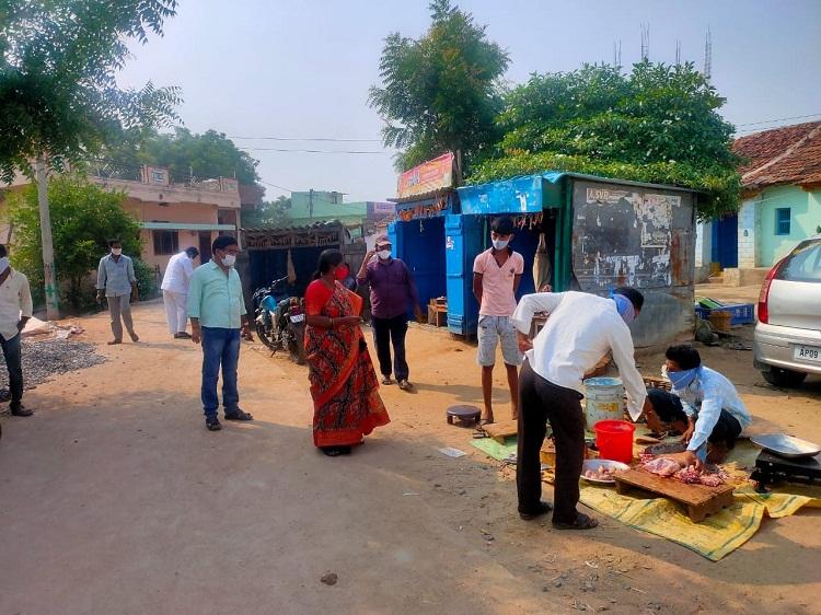 కరోనా కట్టడికి కదిలిన యంత్రాంగం