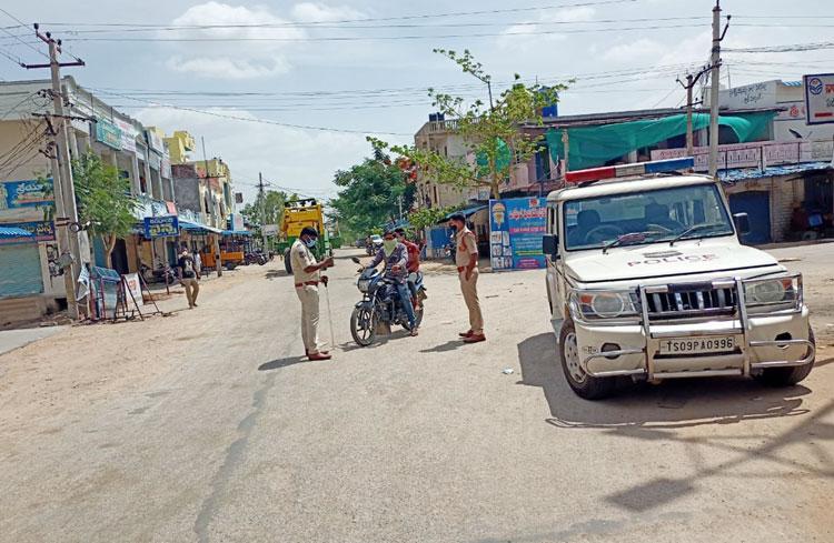 కరోనా కట్టడికి సహకరించాలి