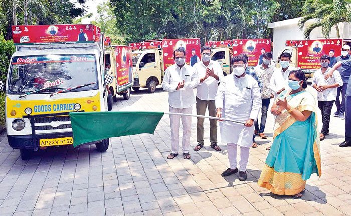 కరోనా బాధితులకు అండగా