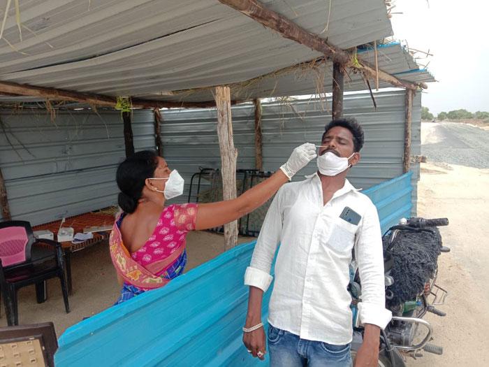 తగ్గుముఖం పట్టిన కరోనా కేసులు