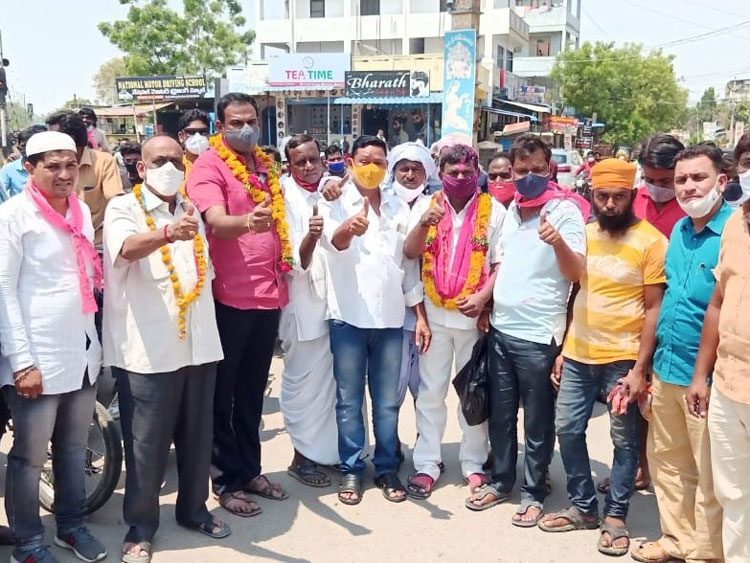 గులాబీదే విజయం..