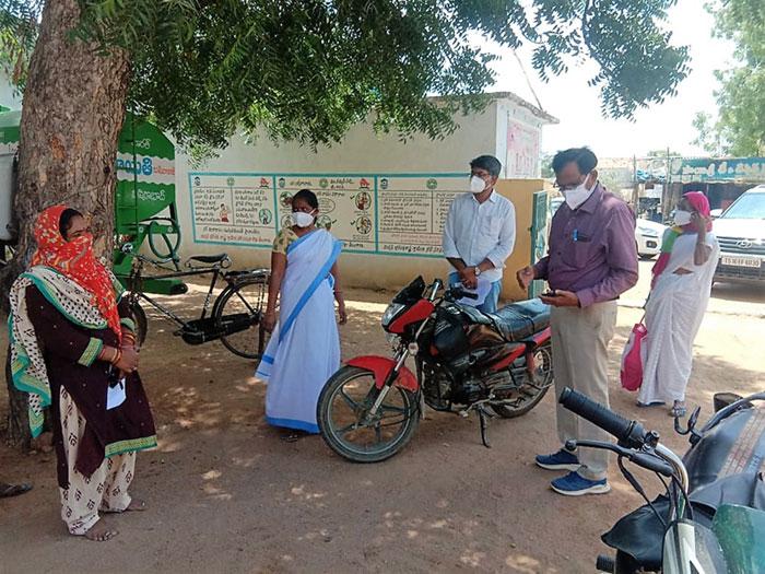 వైద్యబృందాలకు సహకరించాలి