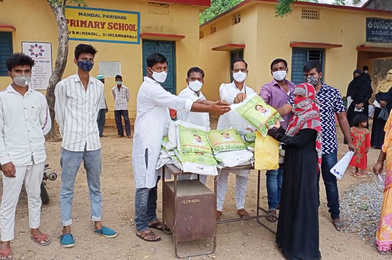 రంజాన్‌ తోఫాల పంపిణీ