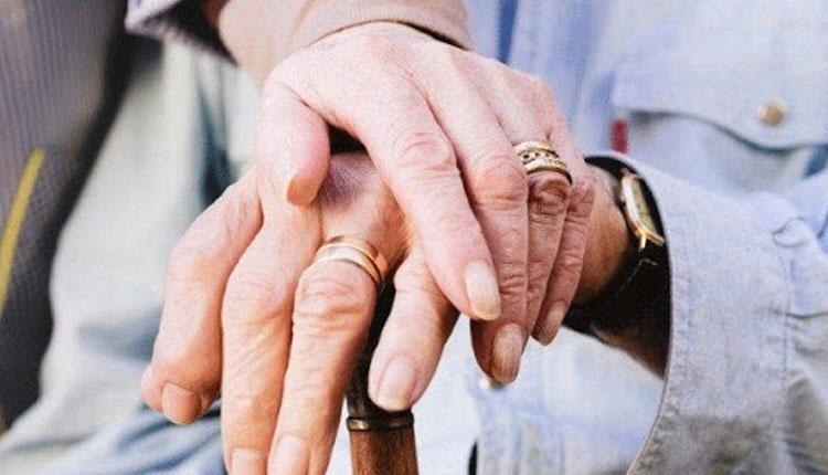 మంచిర్యాల జిల్లాలో విషాదం.. ఆక‌లితో అల‌మ‌టించి వృద్ధ దంప‌తులు మృతి