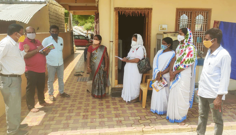 కొవిడ్‌ లక్షణాలున్నవారికి కిట్లు అందజేయాలి