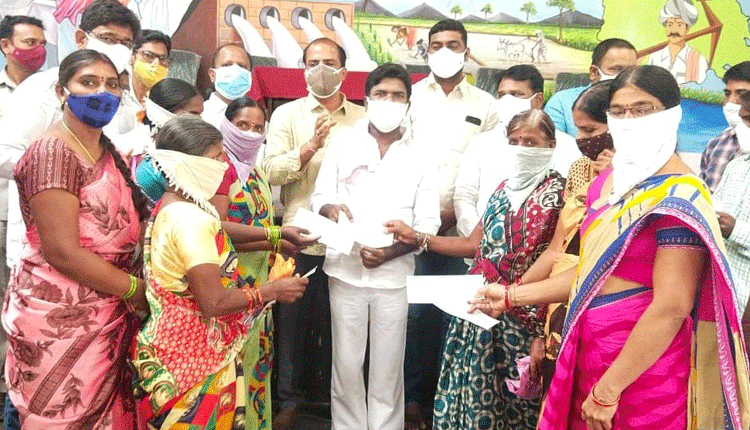 ఆడబిడ్డలకు సర్కారు అండ