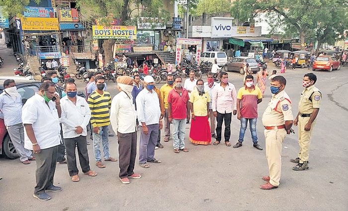 మాస్కు లేకపోతే మూల్యం తప్పదు