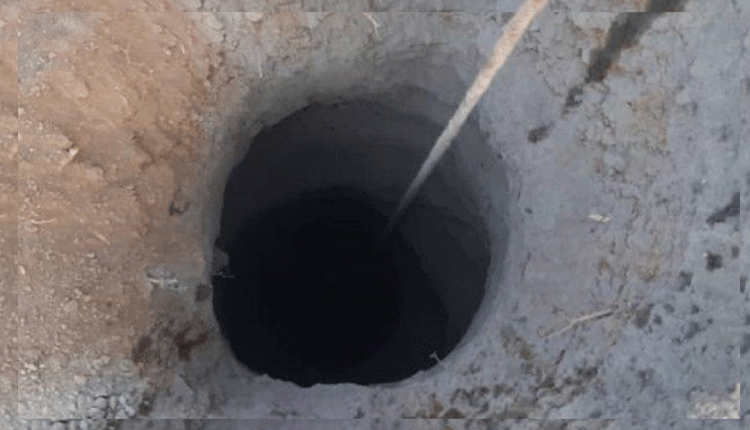 బోరు బావిలో ప‌డిన బాలుడు.. స‌హాయ‌క చ‌ర్య‌లు ప్రారంభం