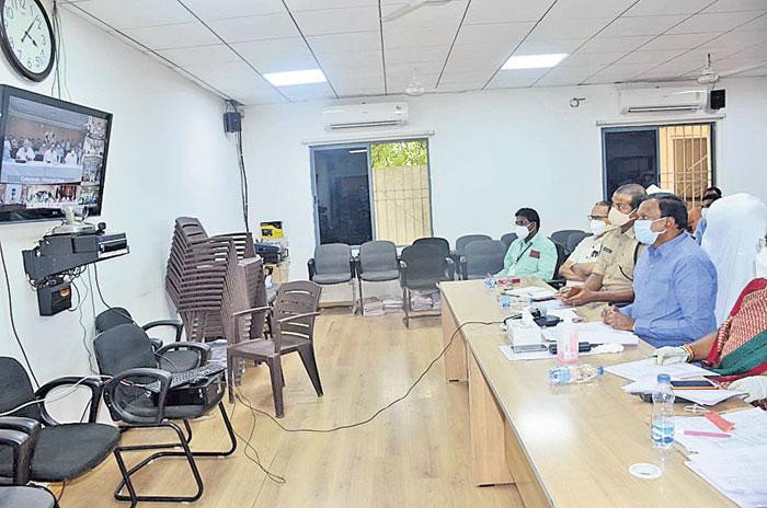 లాక్‌డౌన్‌ను కఠినంగా అమలు చేయాలి