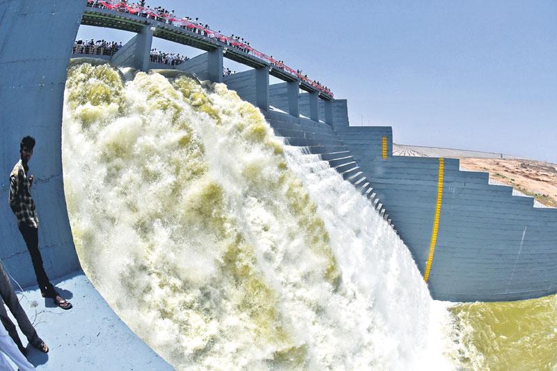 కొండెక్కి..కోనసీమలా మార్చి