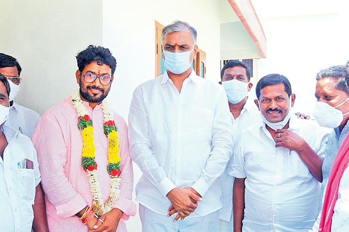 సిద్దిపేట బల్దియాపై గులాబీ జెండా