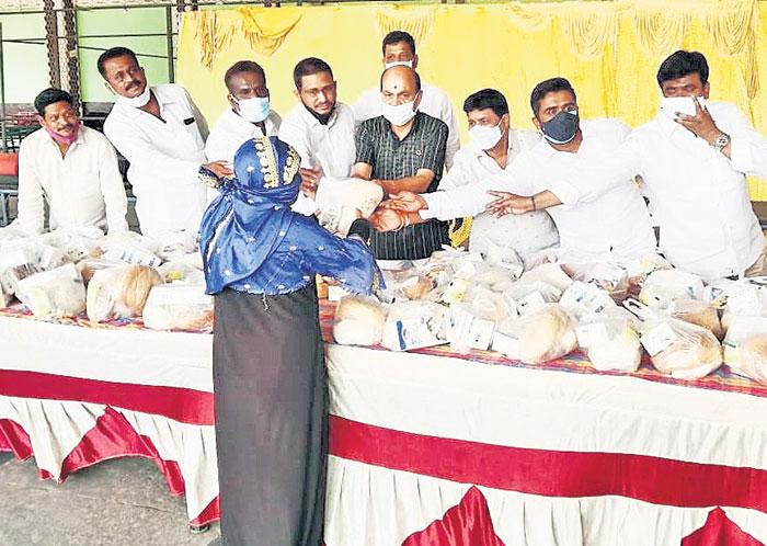 పండుగను శాంతియుతంగా చేసుకోవాలి