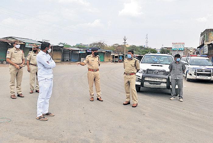 నిబంధనలు ఉల్లంఘిస్తే చర్యలు