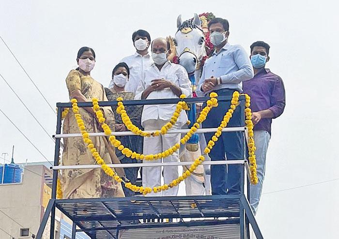 కుల వ్యవస్థను వ్యతిరేకించిన అభ్యుదయవాది