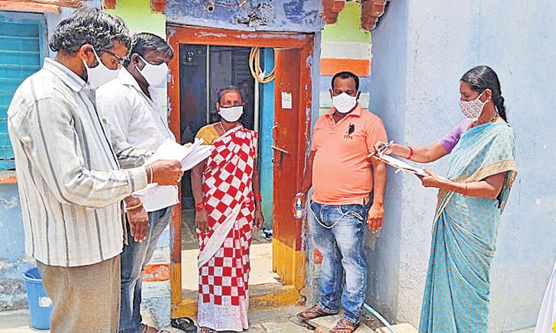 కరోనా కట్టడికి కొనసాగుతున్న సర్వే