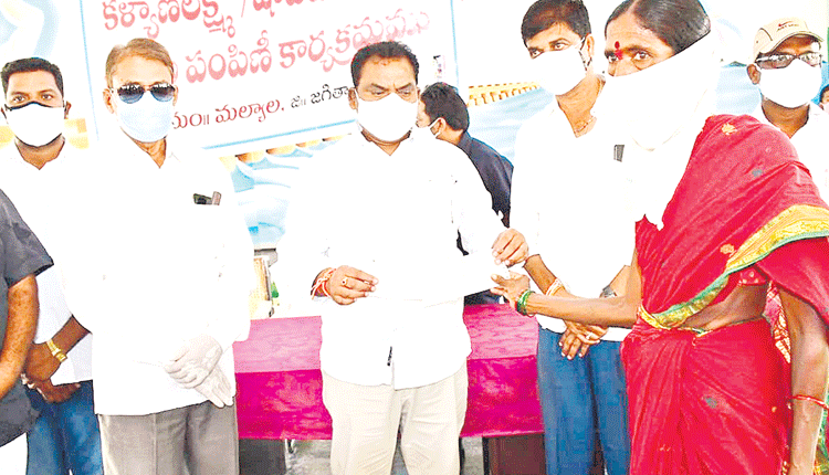 సంక్షోభంలోనూ సంక్షేమ పథకాలు