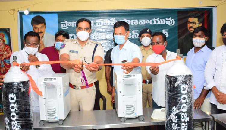 ప్రాణవాయువును పంచడం అభినందనీయం